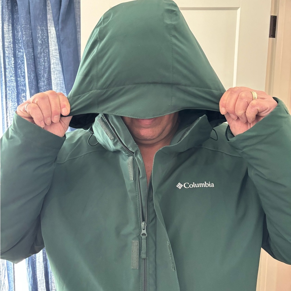 Columbia Teal Green Performance Jacket with Hood and Weatherproof Fabric